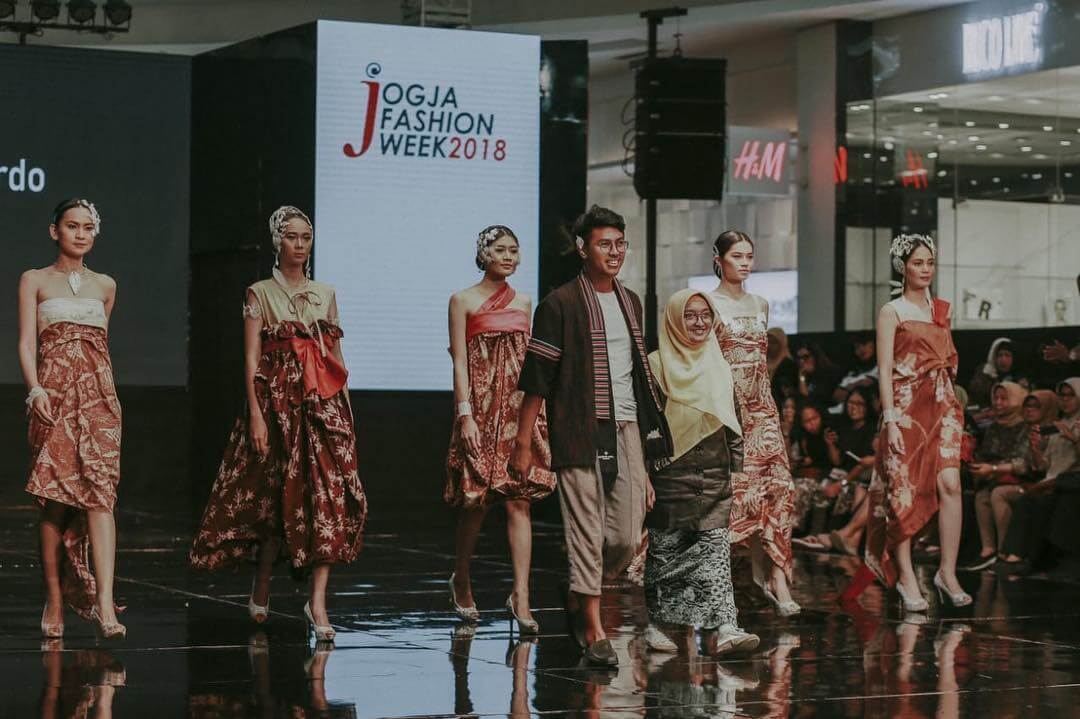 Desain Rony ditampilkan pada Jogja Fashion Week 2018